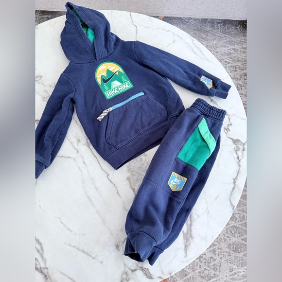 Navy and Green Nike Hoodie and Jogger Set - Picture 1 of 9